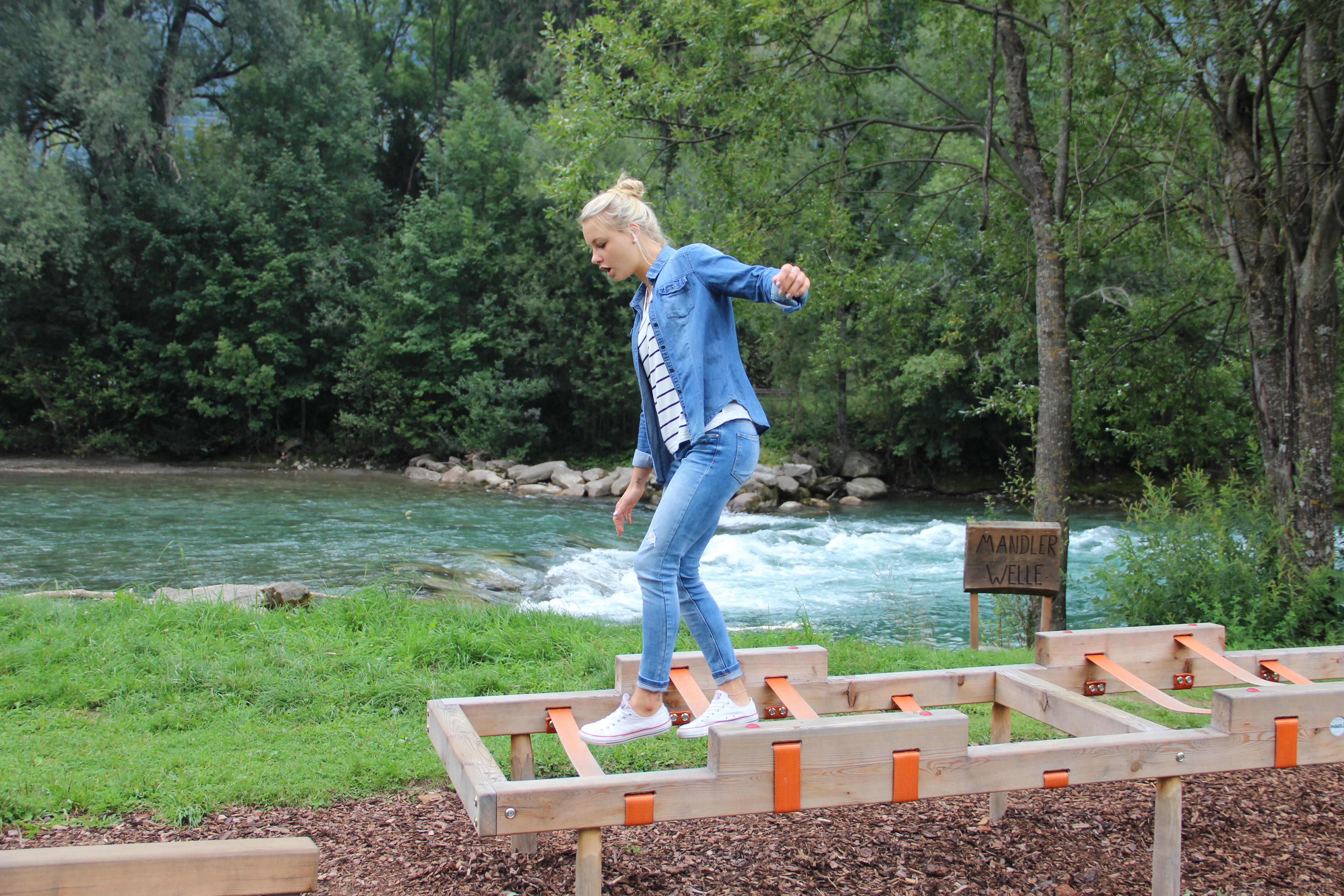 Goldfisch Lisa Zaiser auf Besuch im Motorikpark® Mölltal