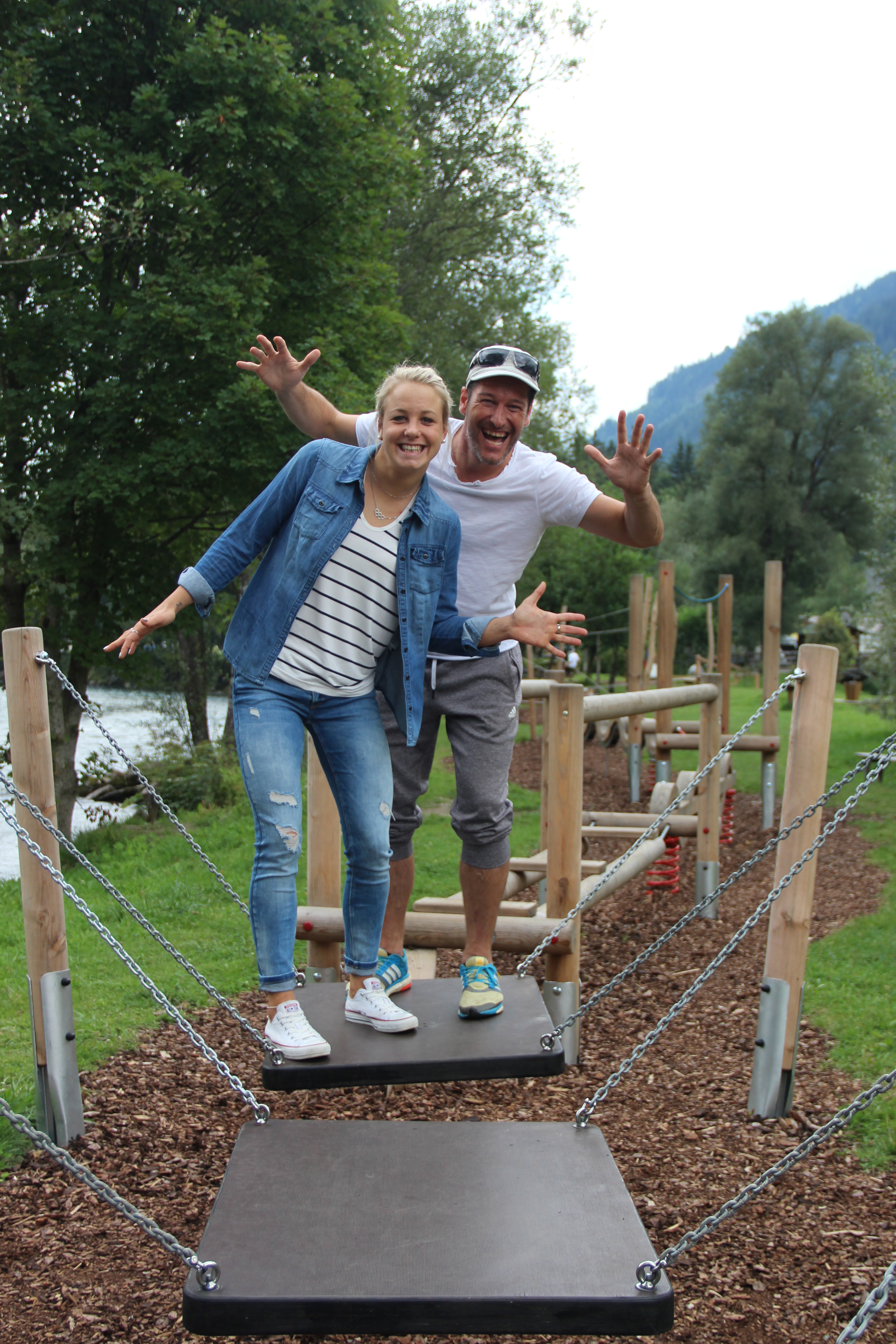 Goldfisch Lisa Zaiser auf Besuch im Motorikpark® Mölltal