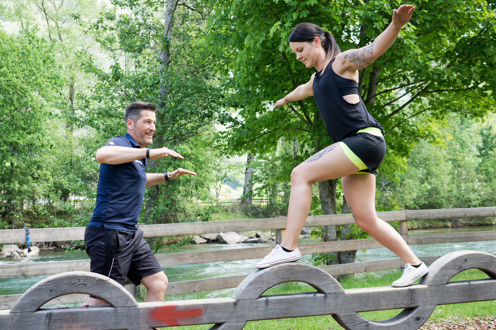 Fitnessmodel Franziska Zraunig trainiert im Bewegungsparkour